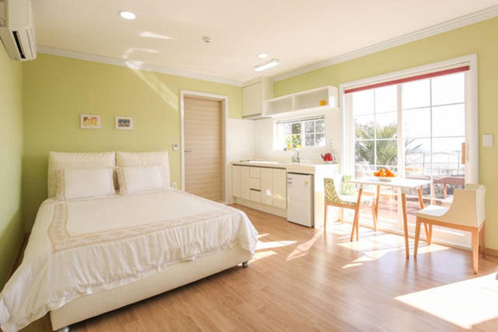 Jubilee Chalet Seogwipo Habitación foto